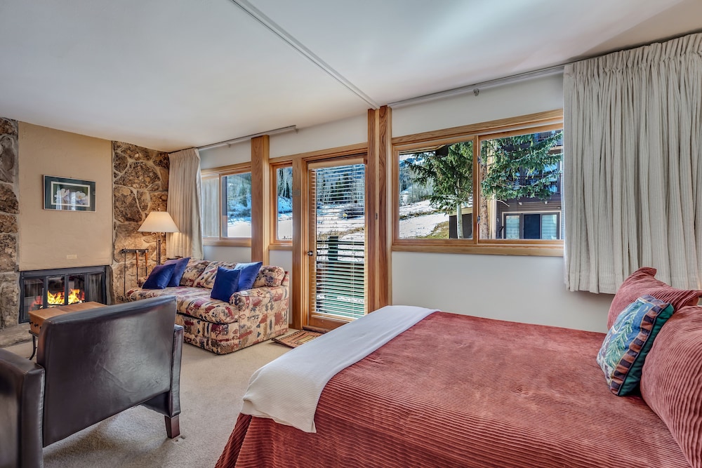 Laurelwood A Destination Residence 31/76