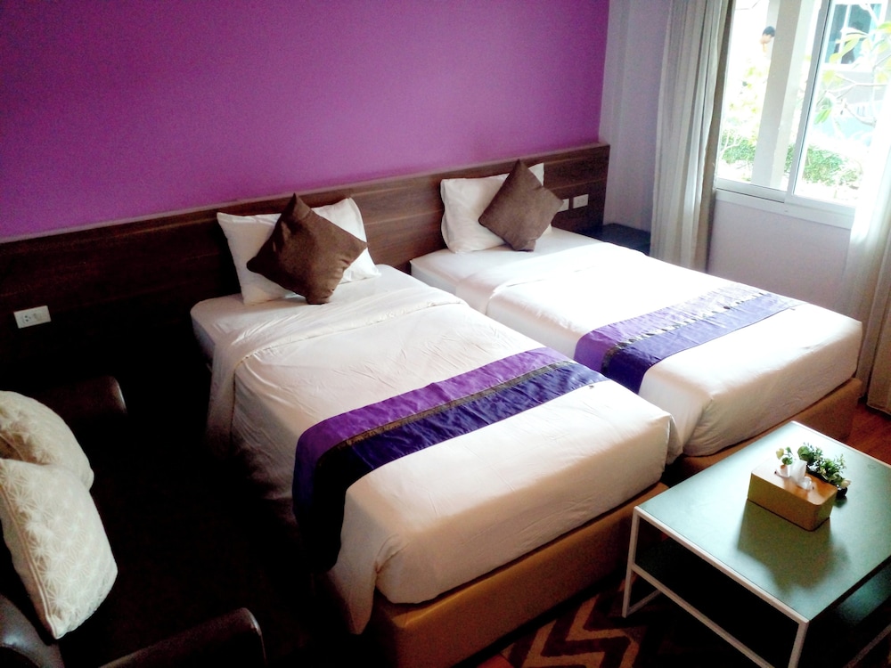 Garden, Pavilion, Twin Beds