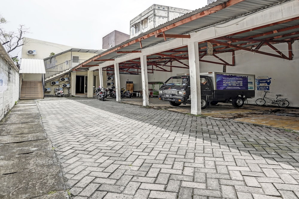 RedDoorz Plus near Galaxy Mall 34/39