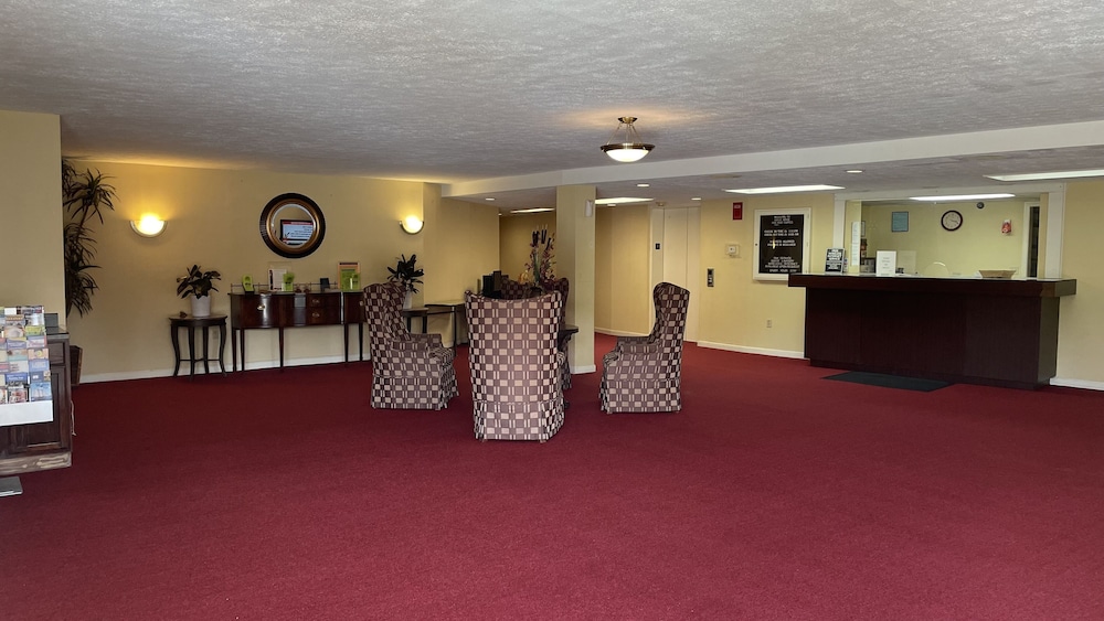 Gold Star Inn Suites 32/40