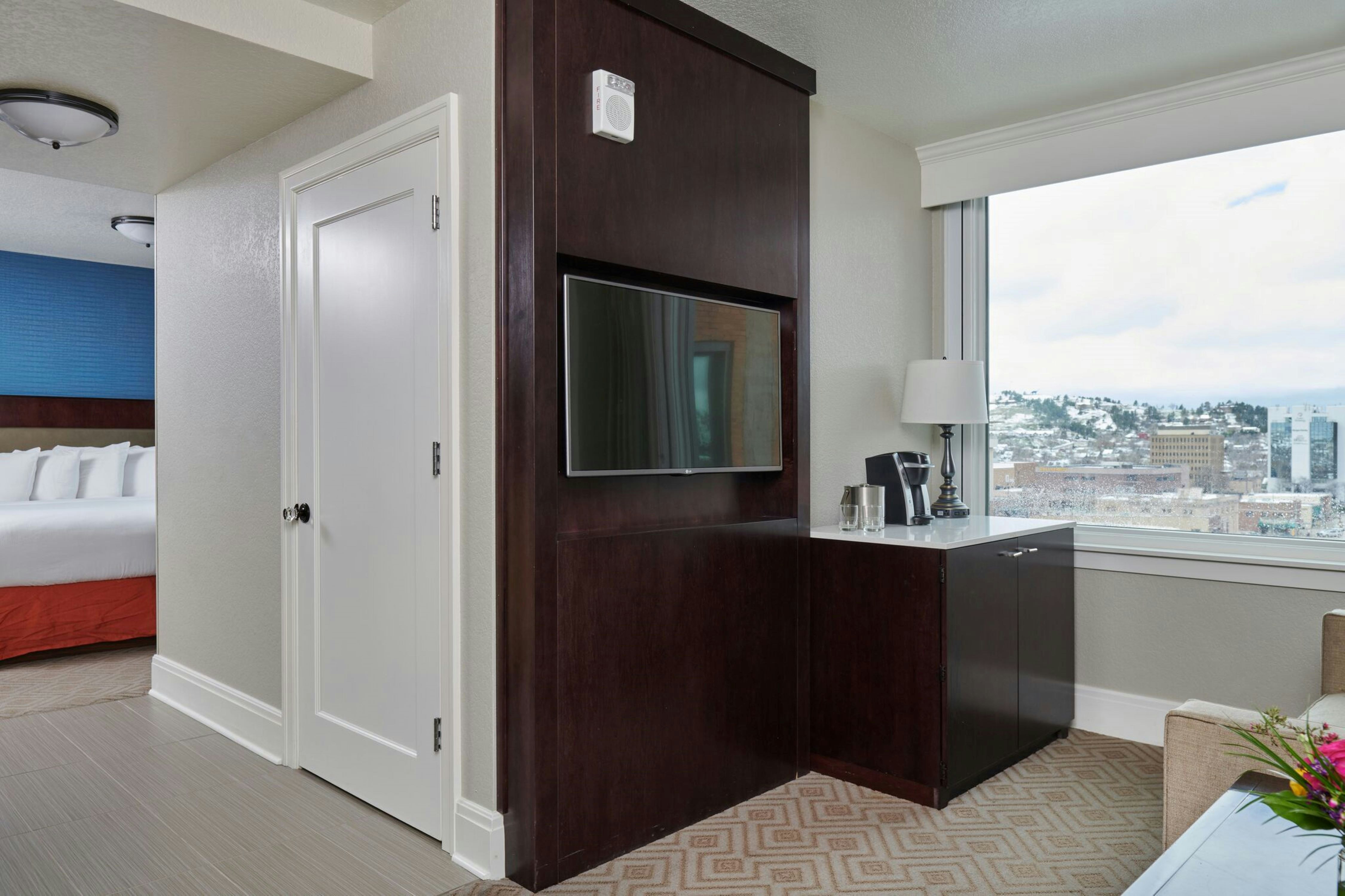 جناح بسرير كينج مع أريكة، Hotel Alex Johnson Rapid City Curio Collection By Hilton 6/6
