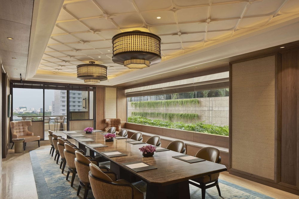 Keraton At the Plaza A Luxury Collection Hotel 42/52