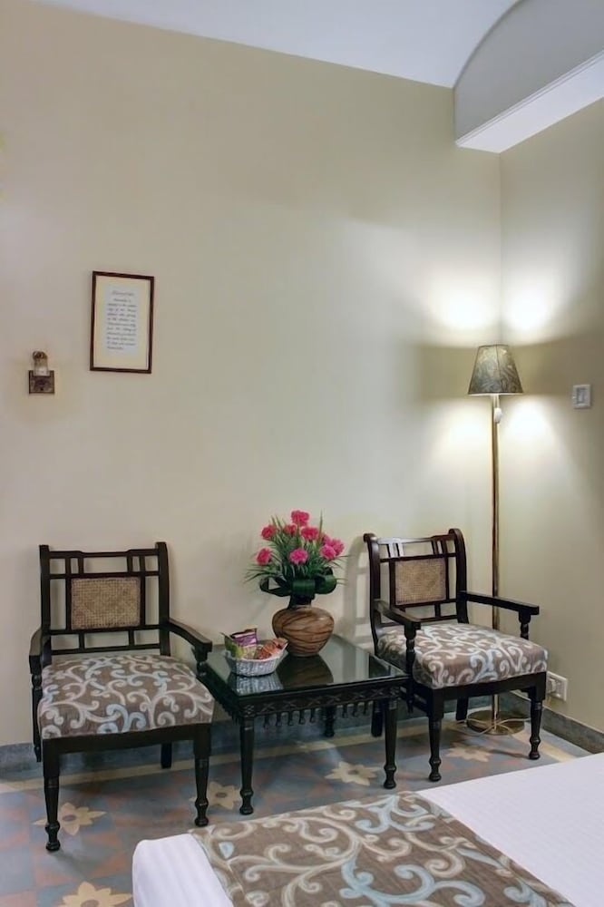 PALACE ON GANGES 32/50