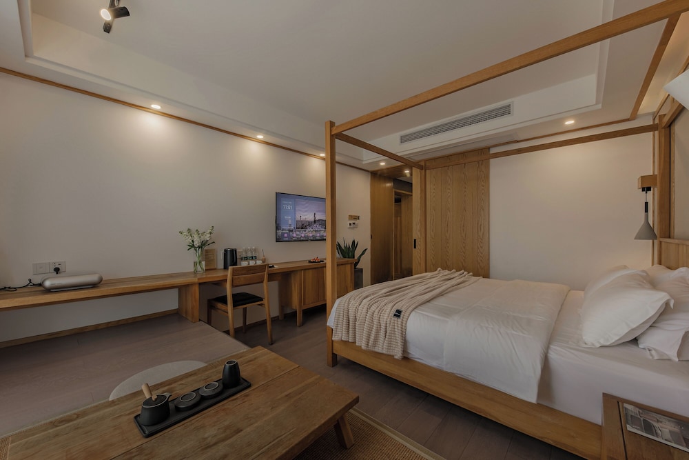 EXCLUSIVE, DOUBLE BED, MOUNTAIN VIEW