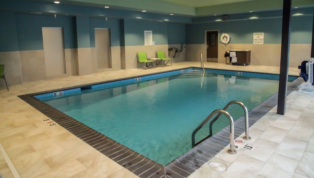 Holiday Inn Express Suites Nashville North Springfield 1/77