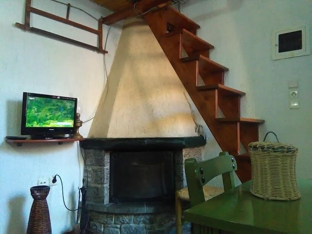 Spitakia 7/50