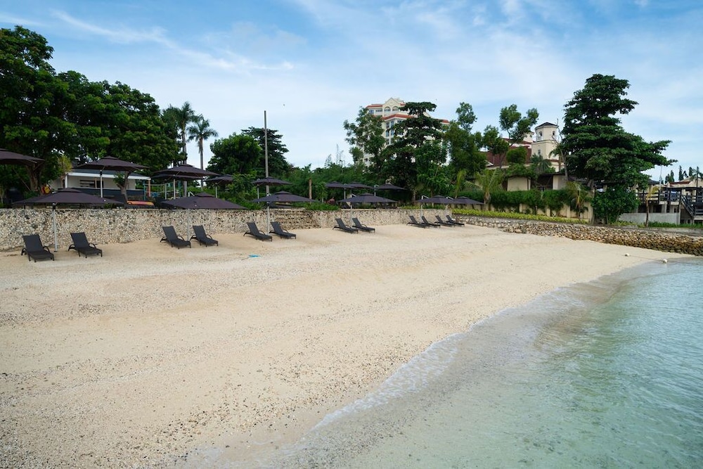 The Reef Island Resort Mactan, Cebu 17/20