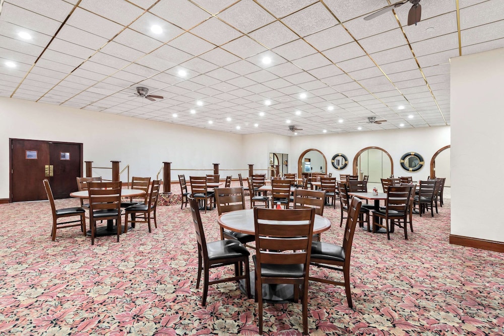Clarion Inn Branson 56/72