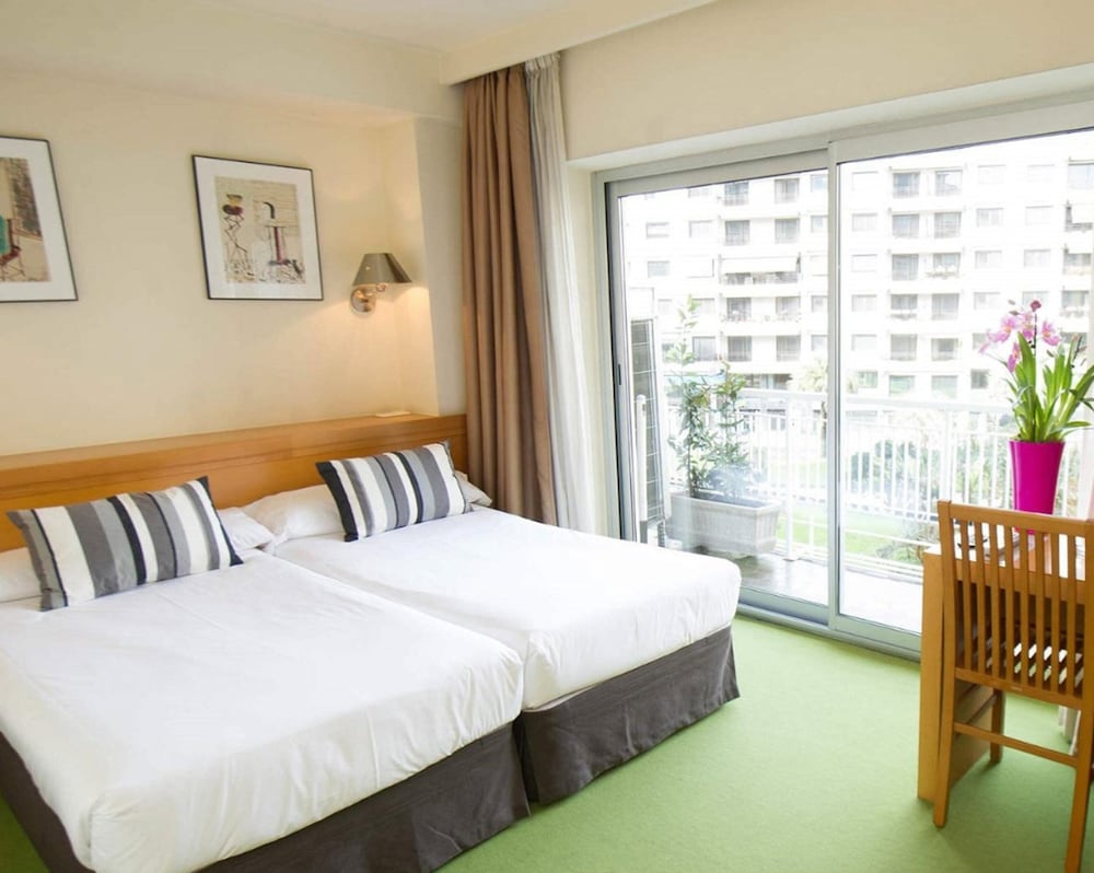 Hotel Zaragoza Plaza 14/50