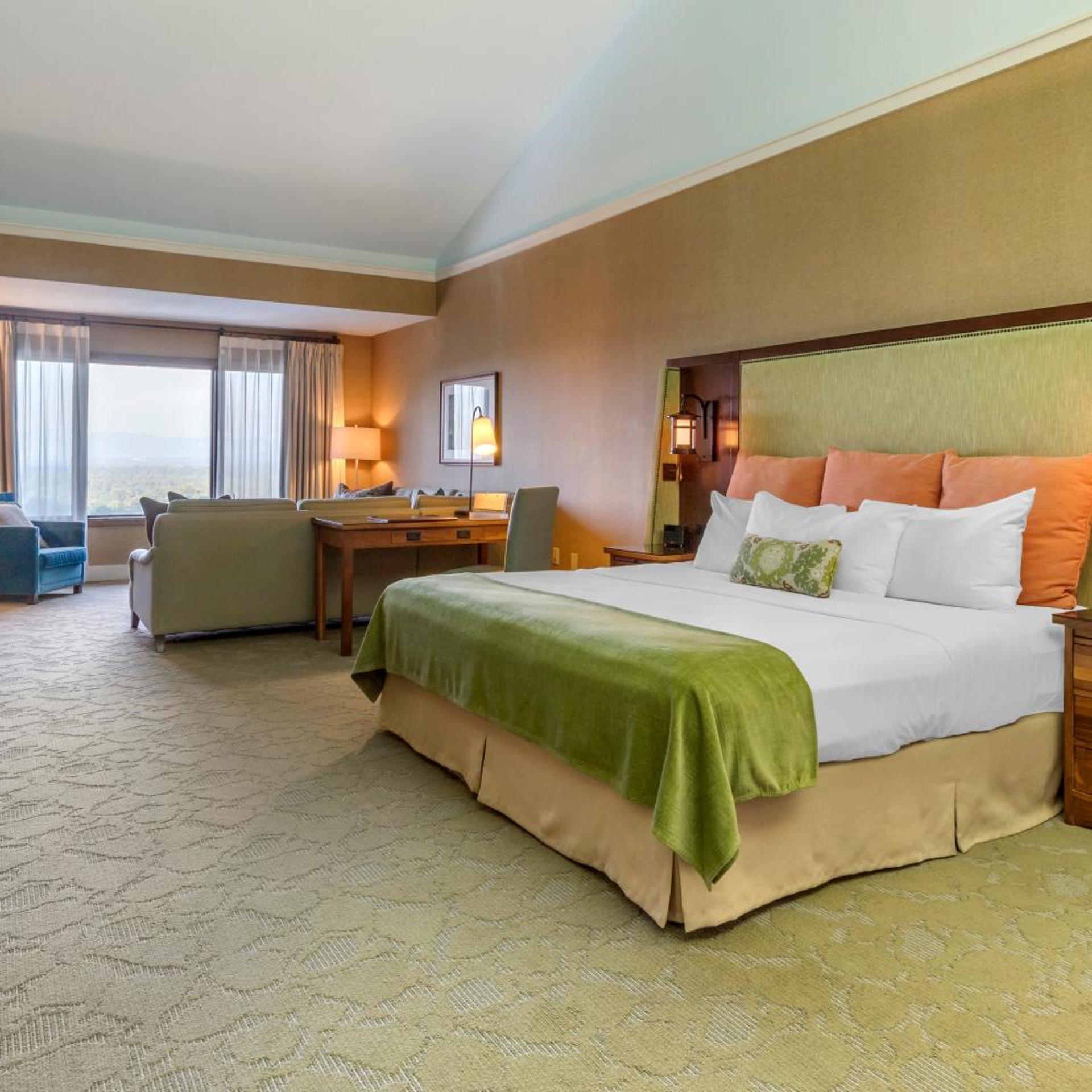 Premium, King Bed, Club Floor