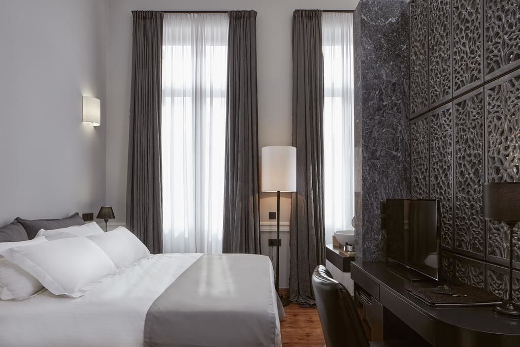 ROOM, DOUBLE BED, ACROPOLIS VIEW