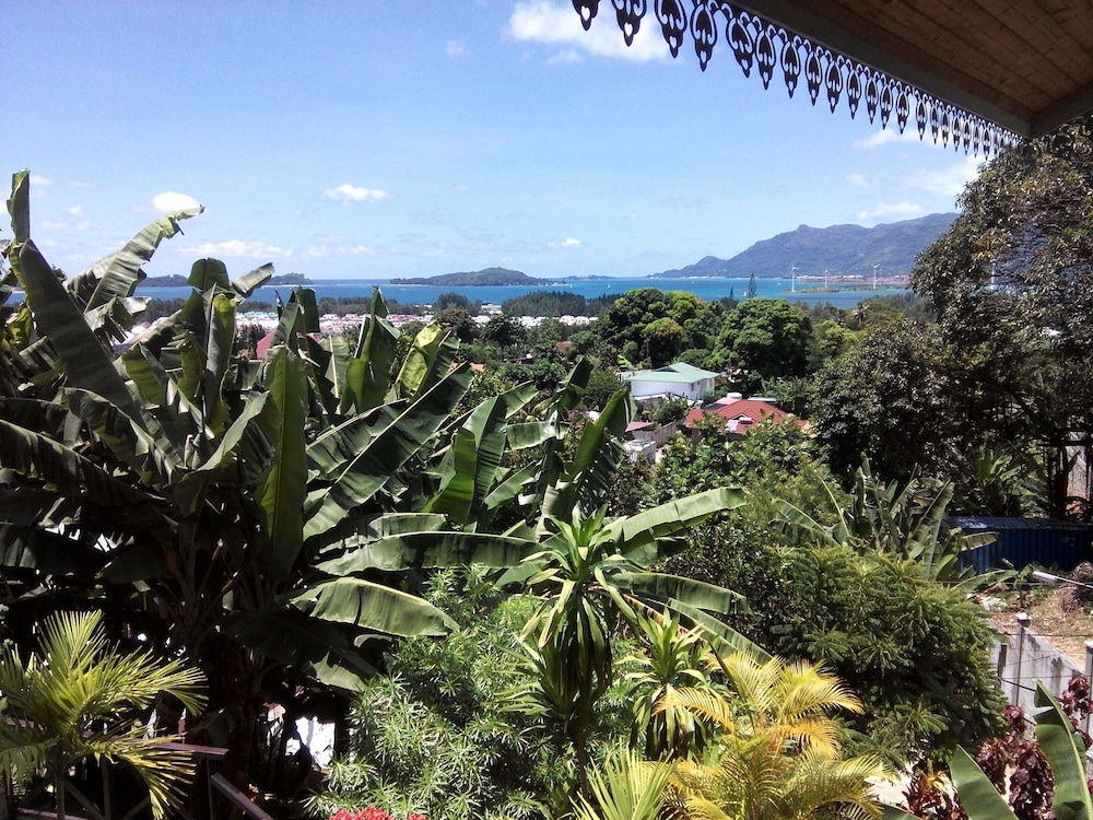 Chez Lorna 28/48