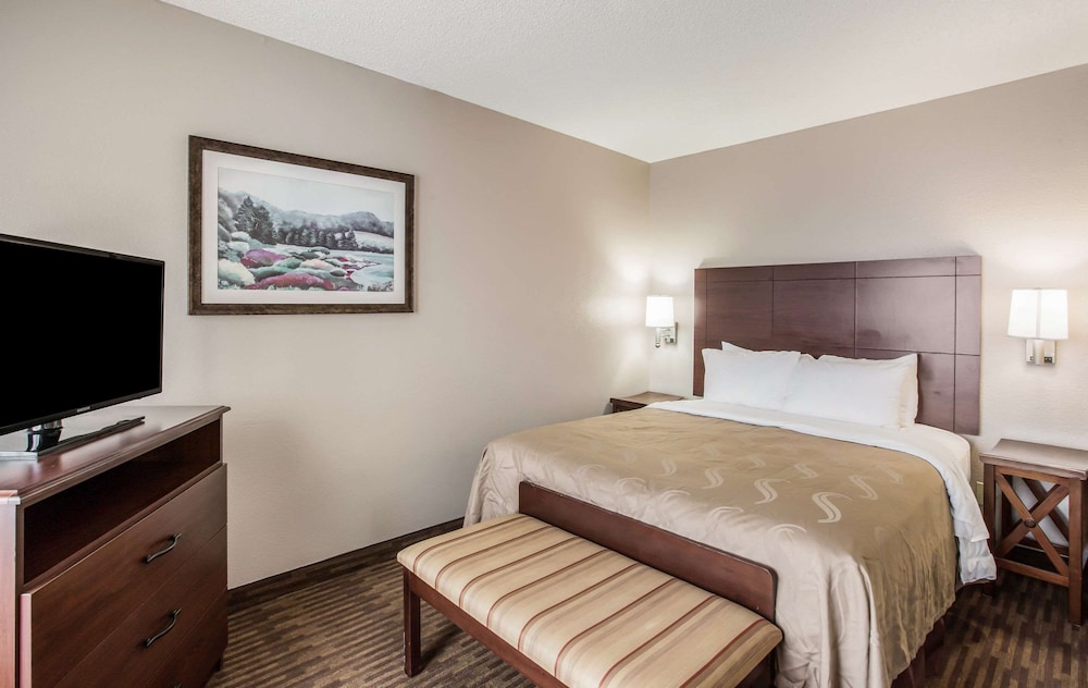 Quality Inn & Suites Lawrence - University Area 9/39