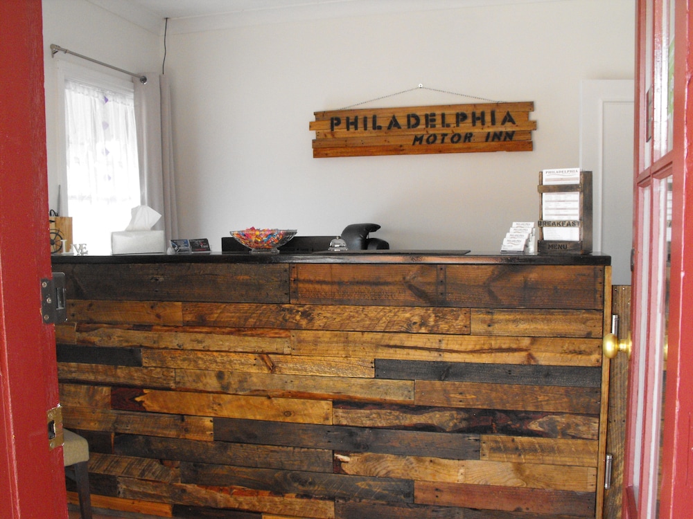 Philadelphia Motor Inn 4/22