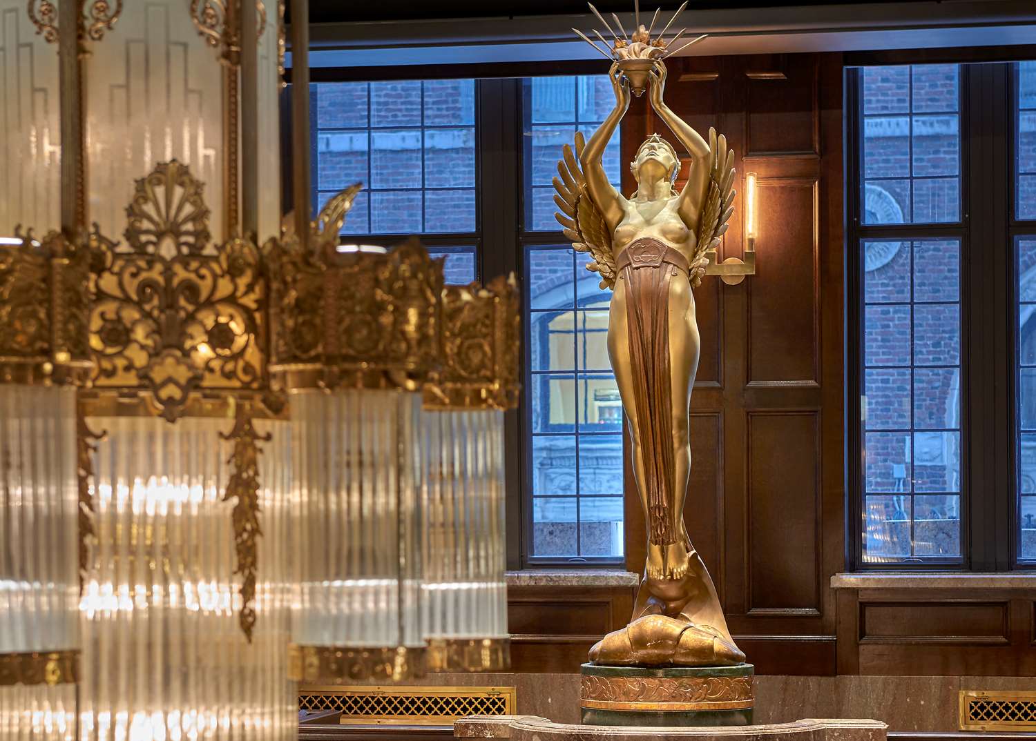 Hotel Phillips Kansas City Curio Collection by Hilton 7/50