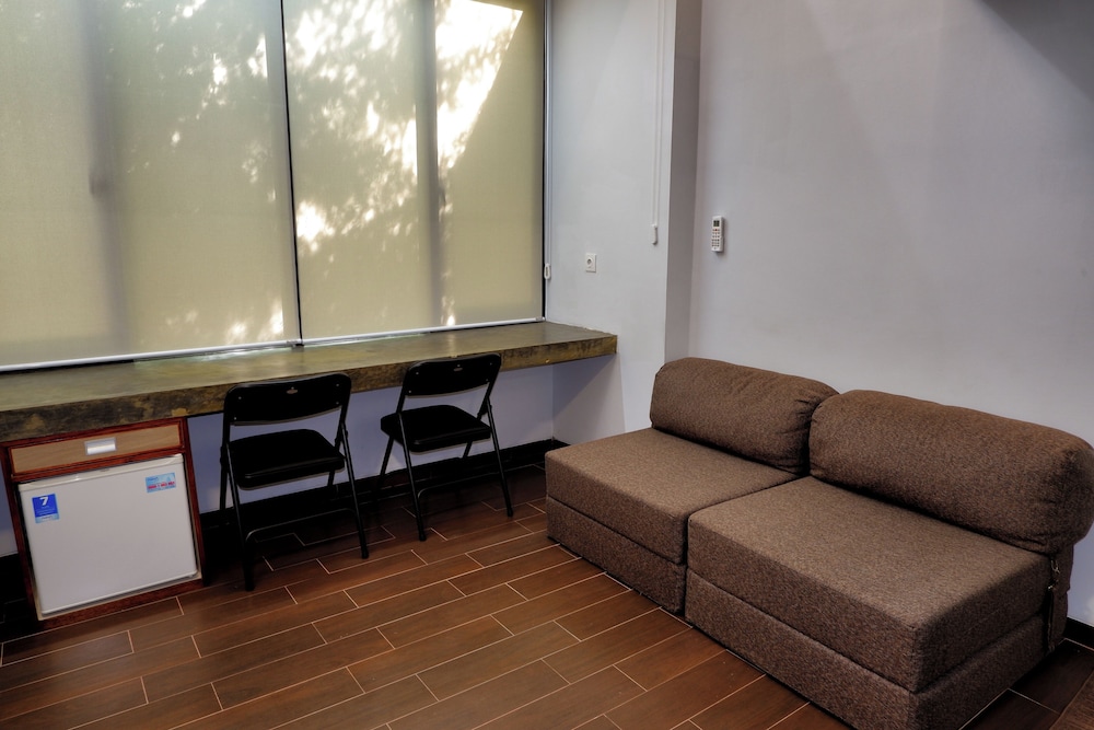 Guest House 555 NKI 37/50