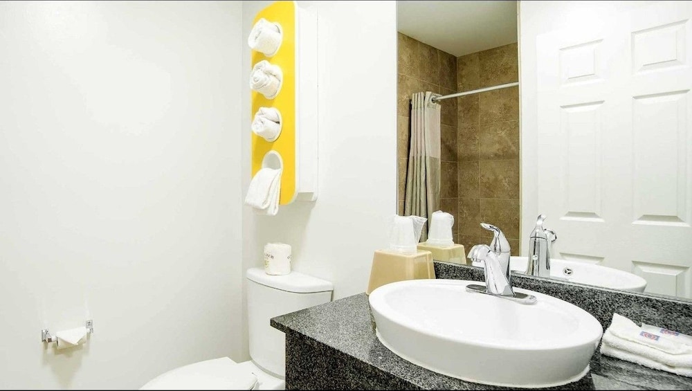 Studio 6 Extended Stay - Jacksonville, FL - South 41/46