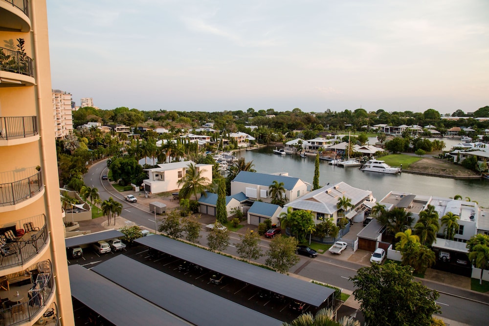 Cullen Bay Resorts By Vivo 45/49