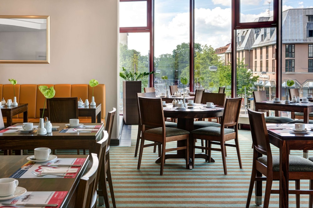 Rugs Hotel Augsburg, Trademark Collection by Wyndham 37/50