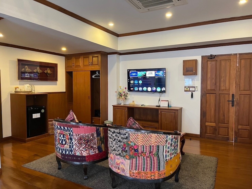 Baan Huen Phen 45/69