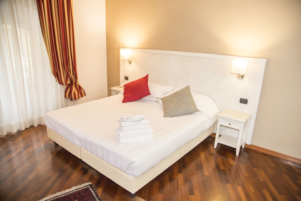 Inn Rome Rooms & Suites 9/50