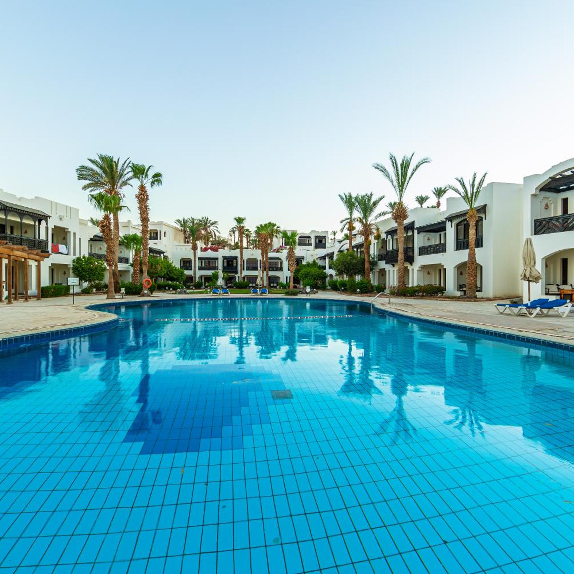 Sharm Resort 4/75