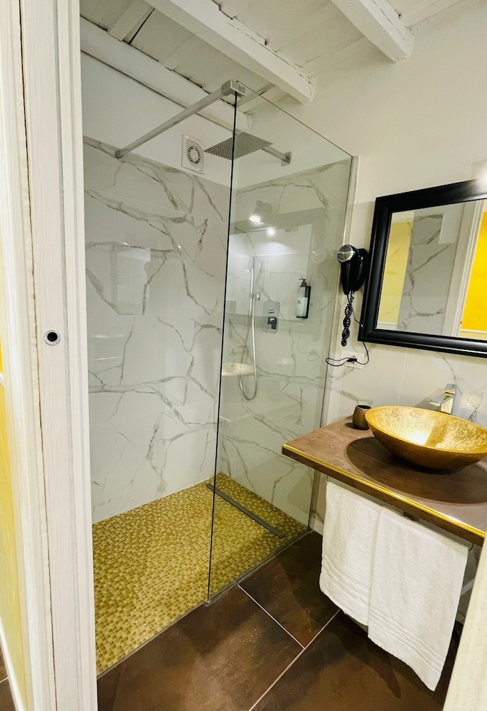 Excellence Suite 66/70