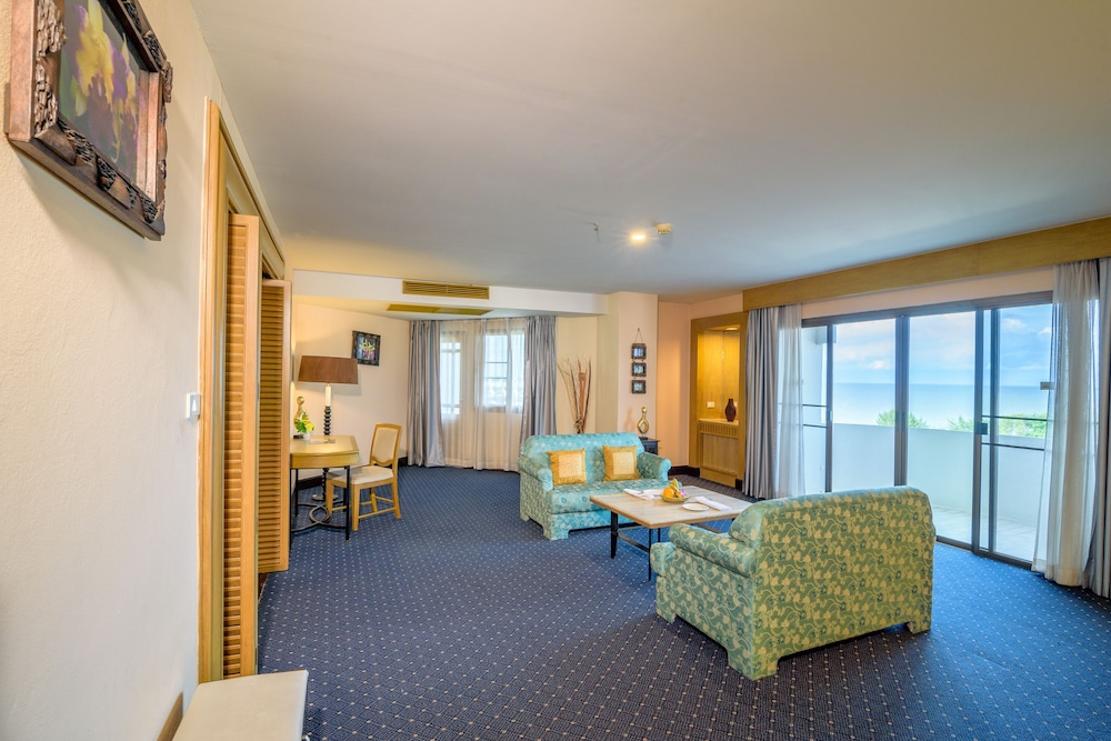 Golden Beach Cha Am Hotel 17/50