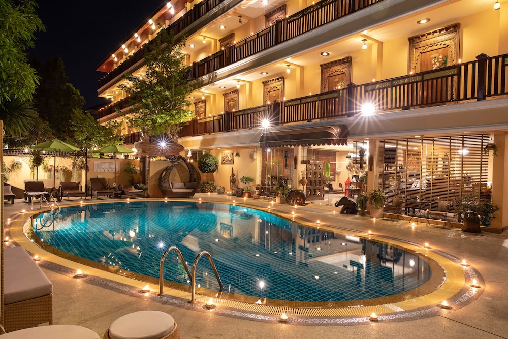 At Chiang Mai Hotel 5/50