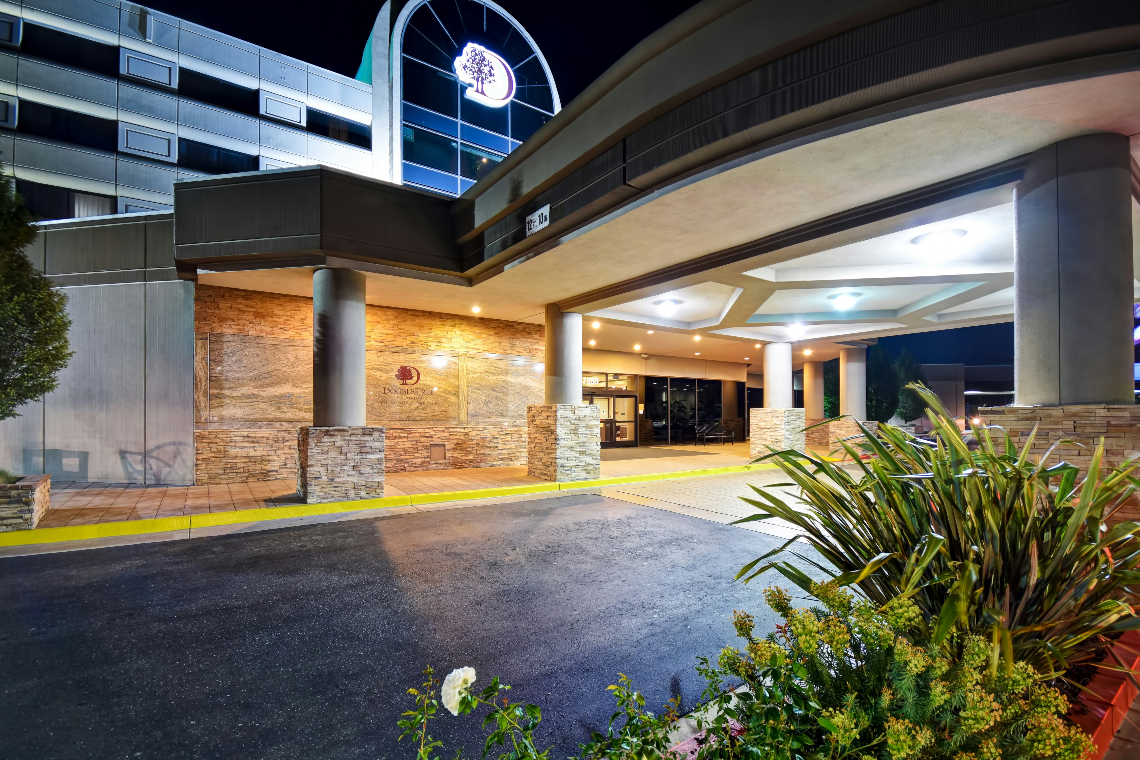 DoubleTree by Hilton Hotel Pleasanton at the Club 70/70