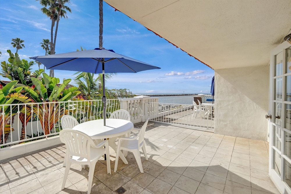 Oceanside Marina Suites 17/43