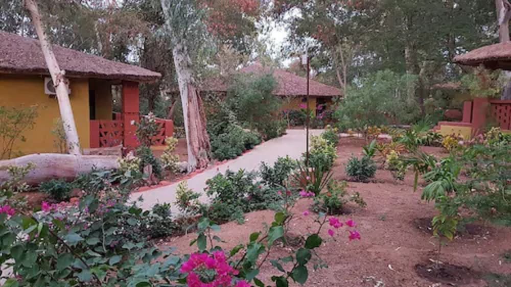 Bougainvillees Hotel 27/36