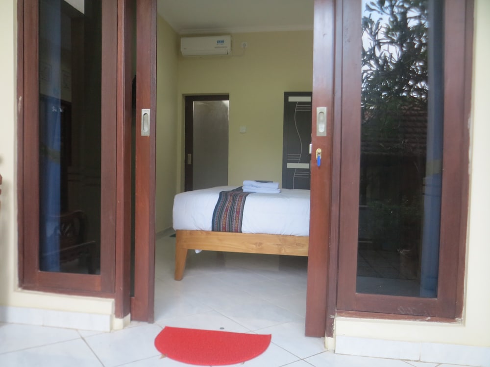 Sari Buana Bed Breakfast 26/62