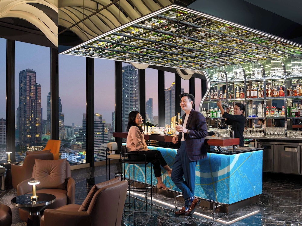 Mercure Bangkok Surawong 48/64