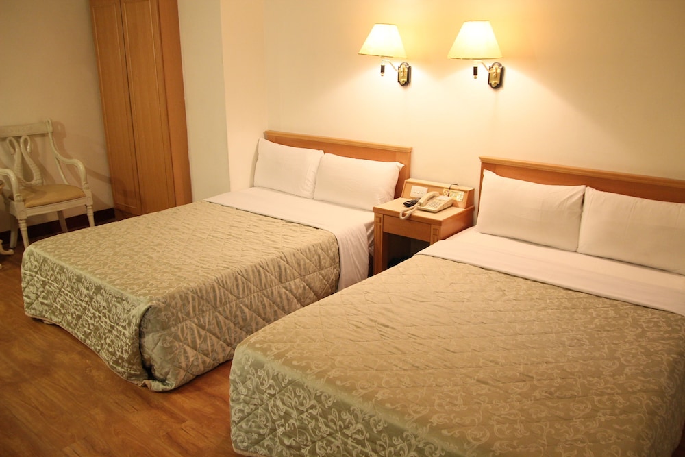 Riverside Hotel 20/50