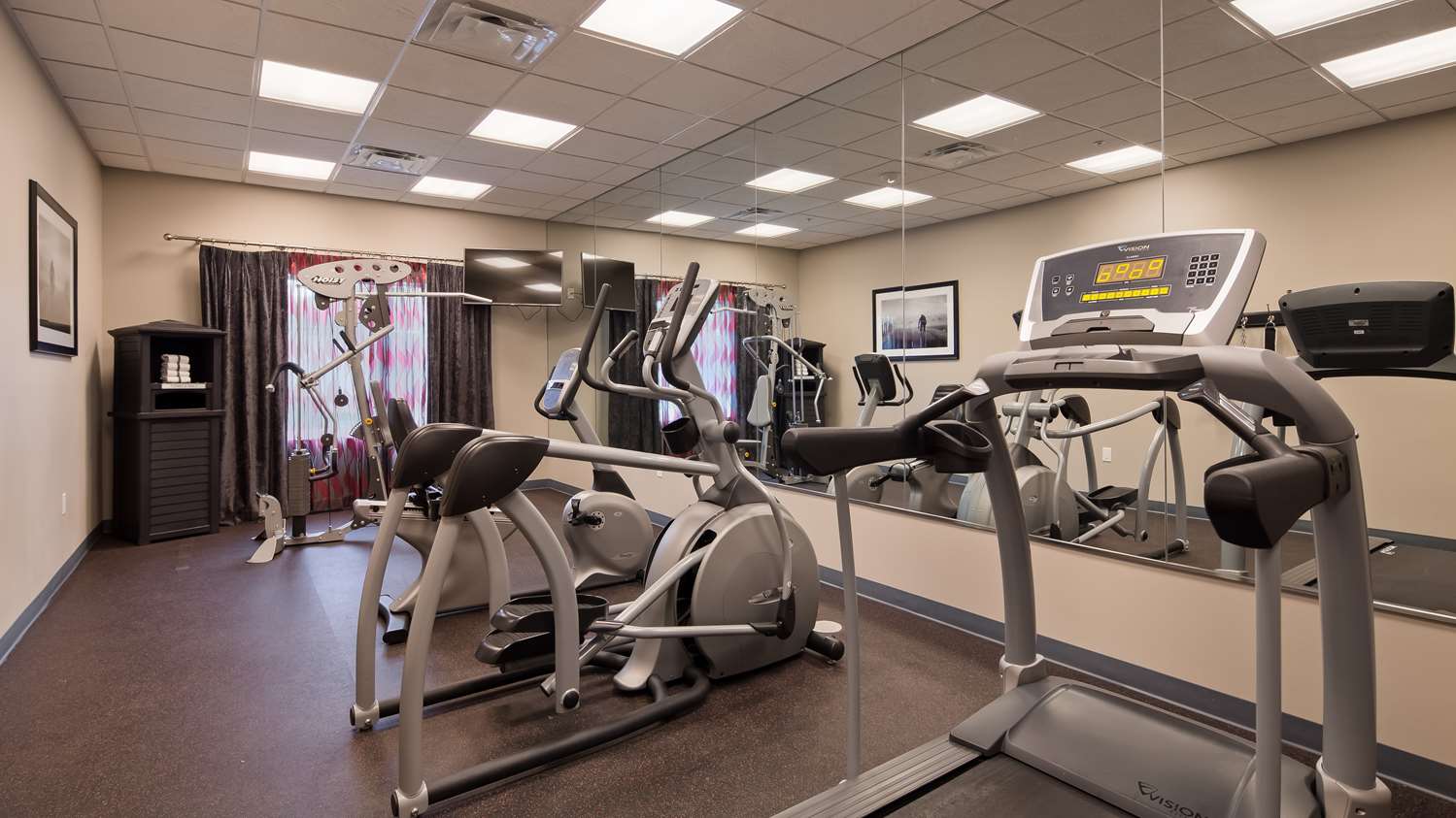 Best Western Plus Laredo Inn and Suites 26/37