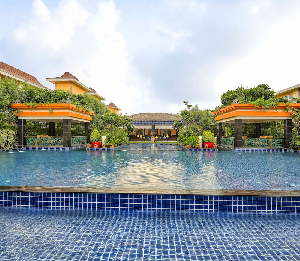 MAYFAIR Lake Resort, Atal Nagar, Raipur 44/50