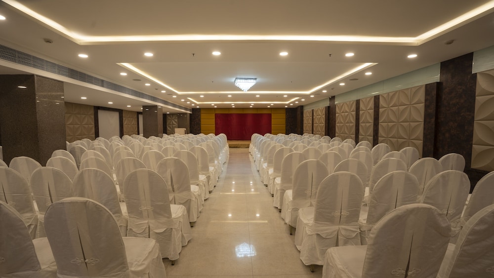 Grand Continent Secunderabad A Sarovar Portico Affiliate Hotel 16/19