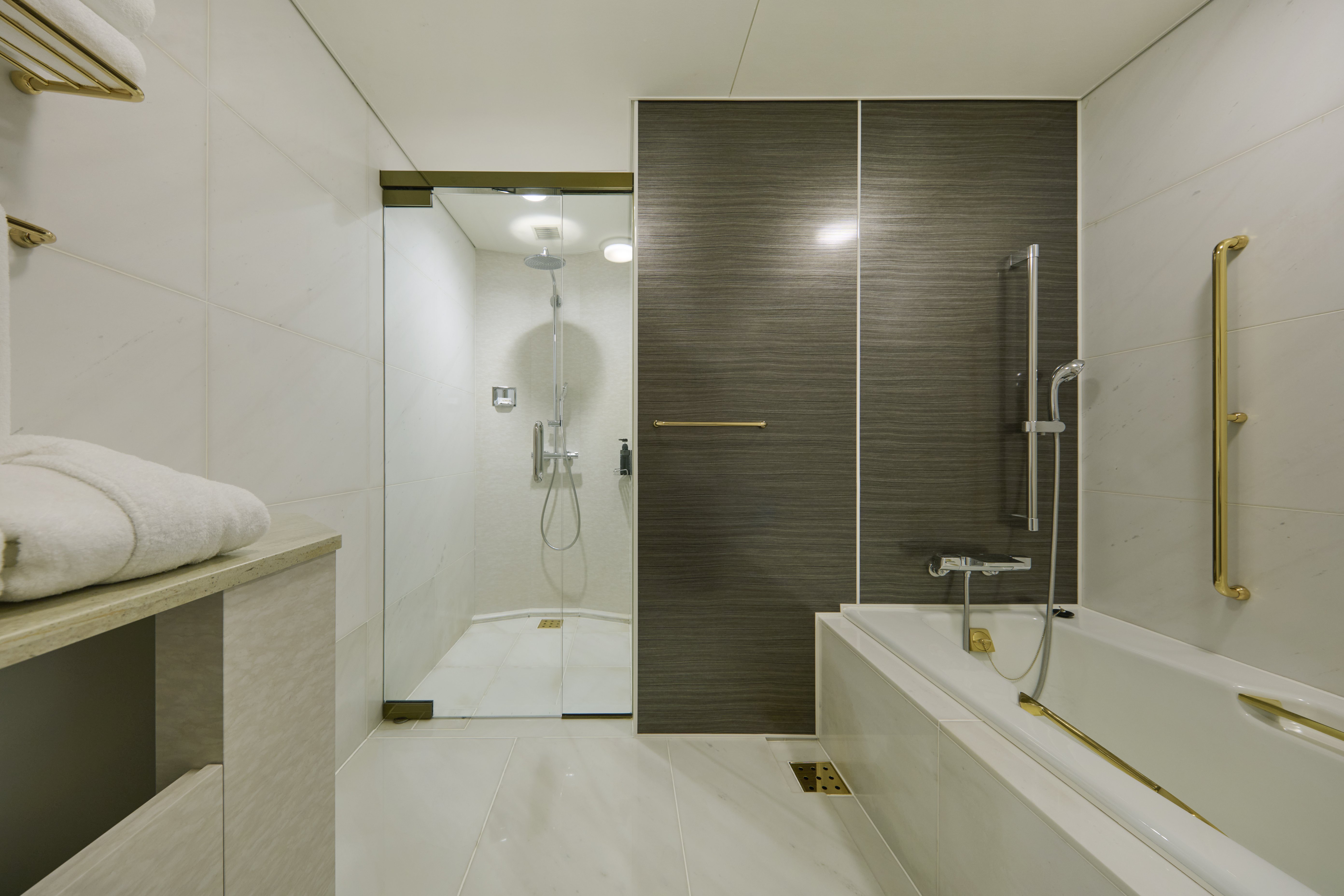 Executive, Suite
