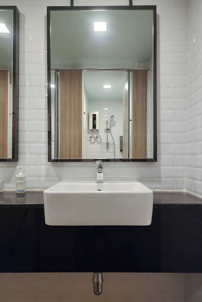 Simply Sleep Hostel 50/50