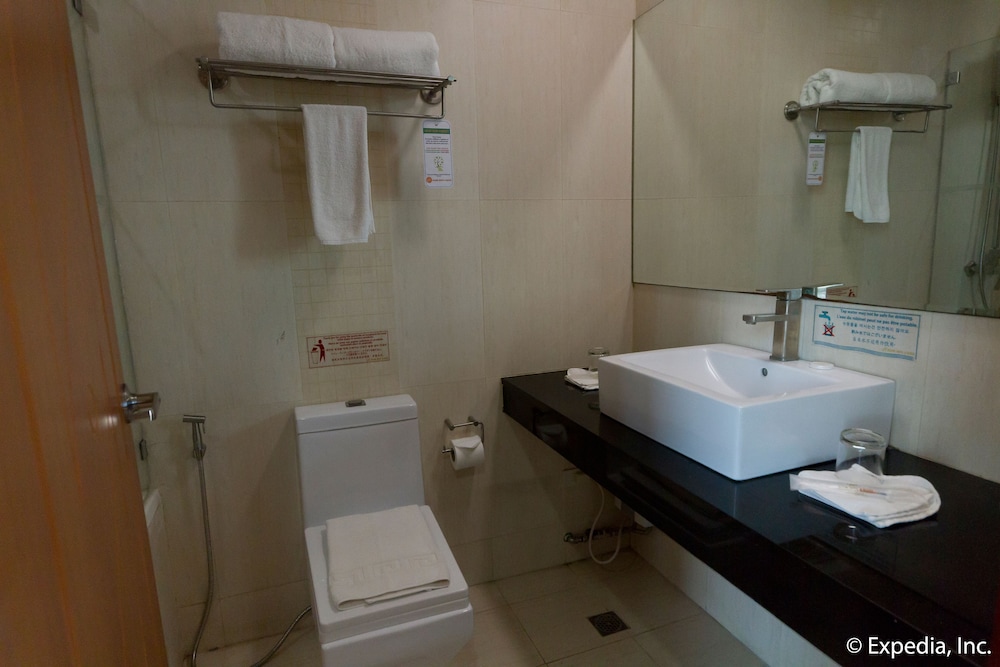 Allure Hotel And Suites 15/55