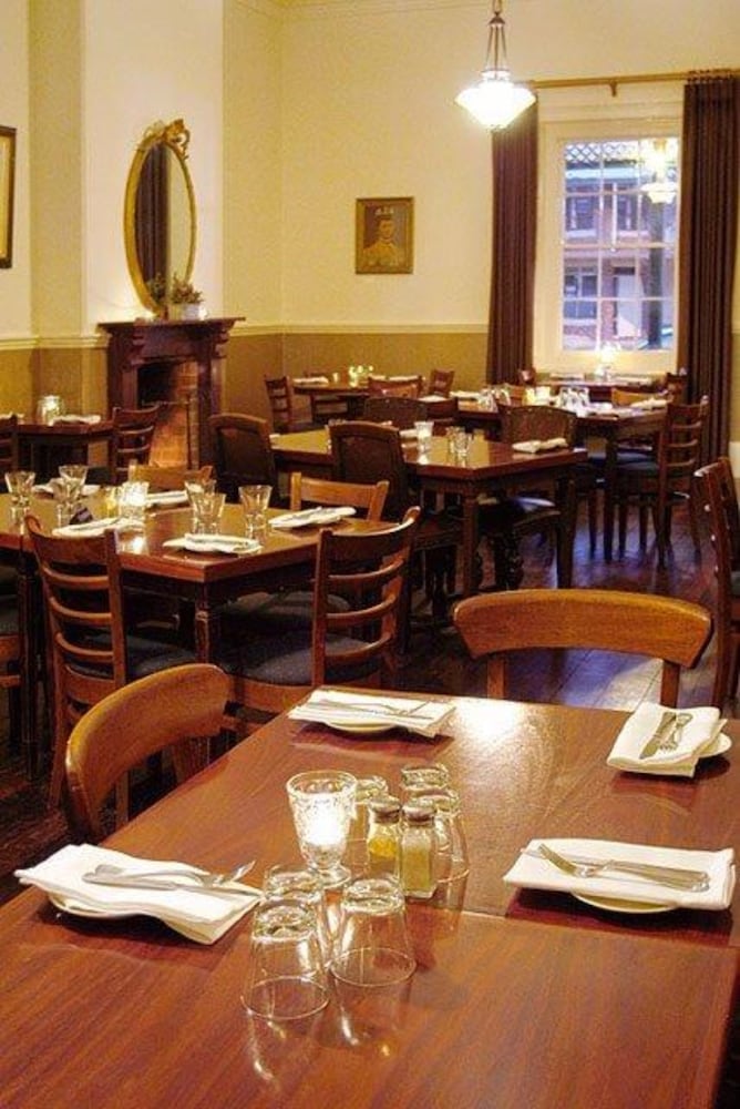 Rose & Crown Hotel 40/49