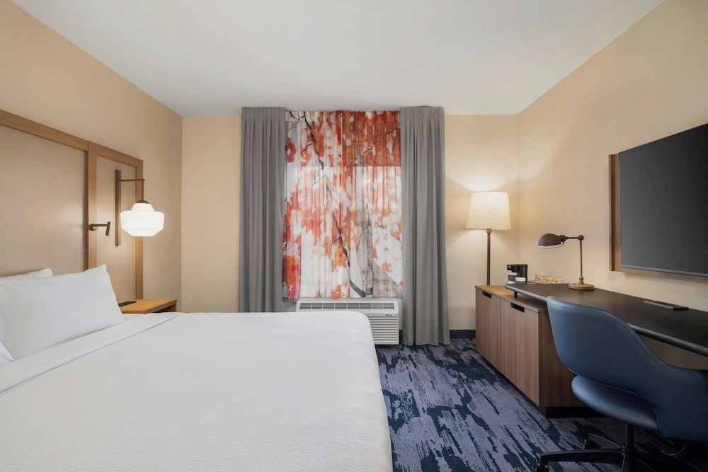 Fairfield Inn Suites Cumberland 11/50