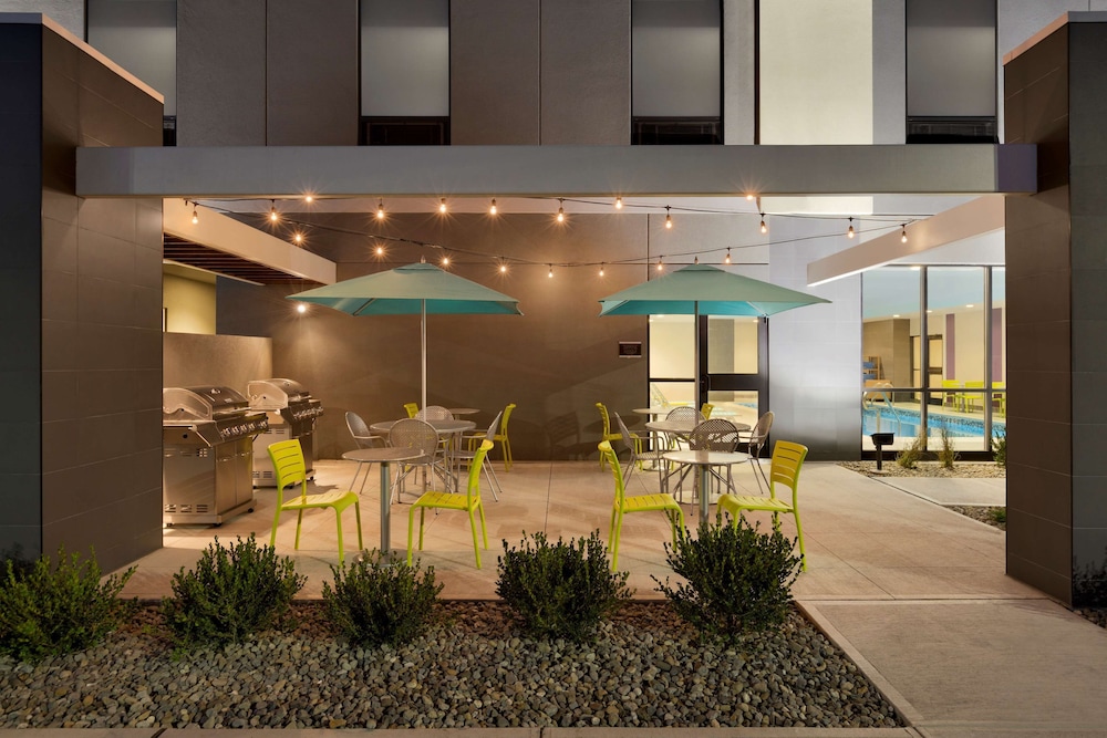 Home2 Suites By Hilton Hasb 4/34