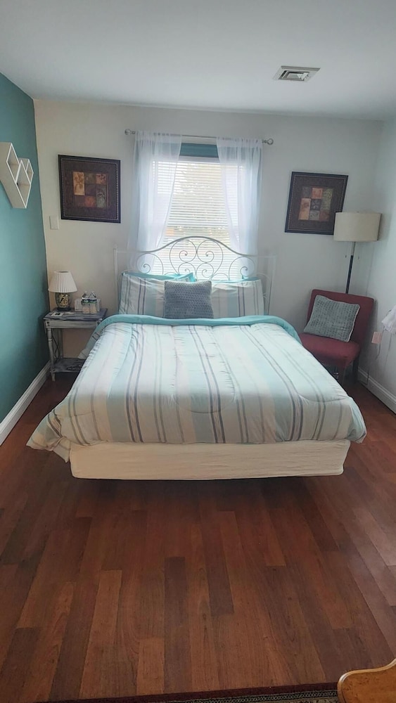 Greystone Manor Inn B&B 6/32