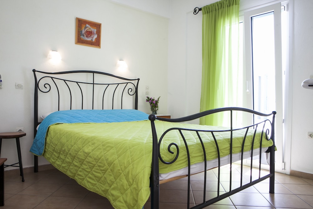 Asteri Hotel Ornos 5/46