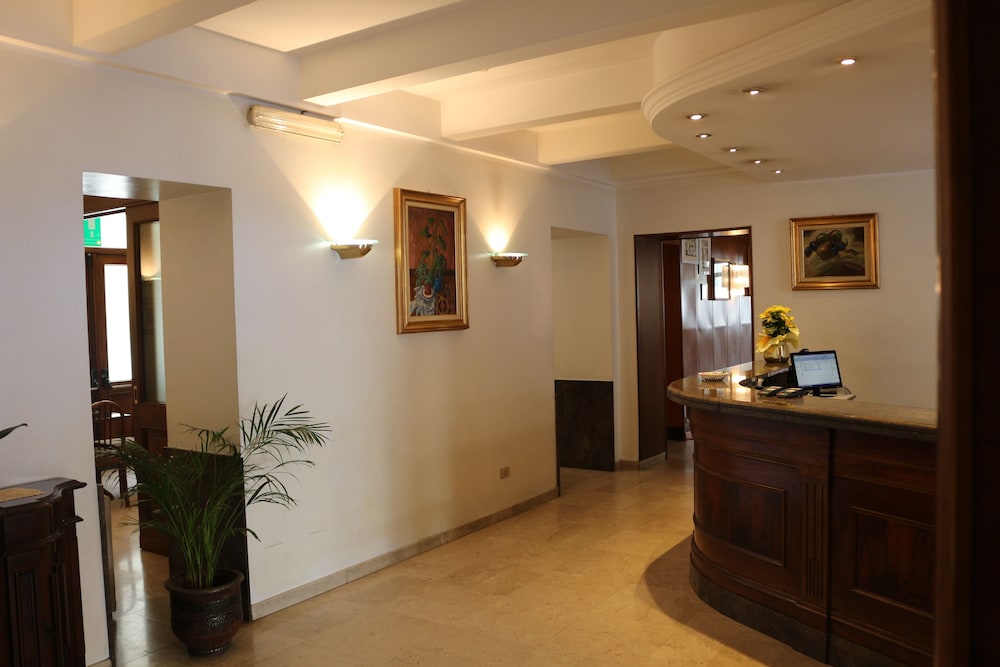 Hotel Italia 5/51