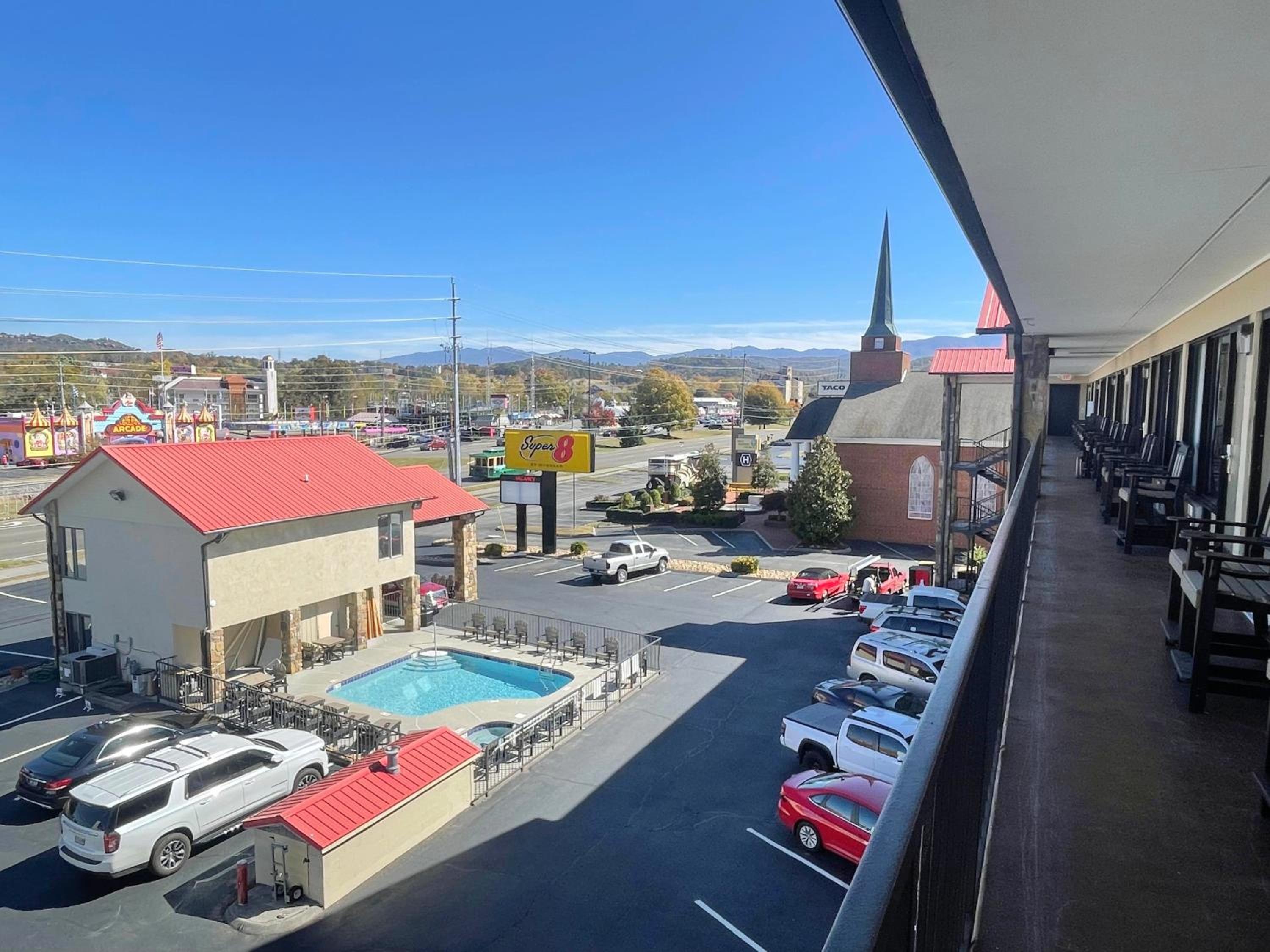 Super 8 by Wyndham Pigeon Forge Downtown 9/22
