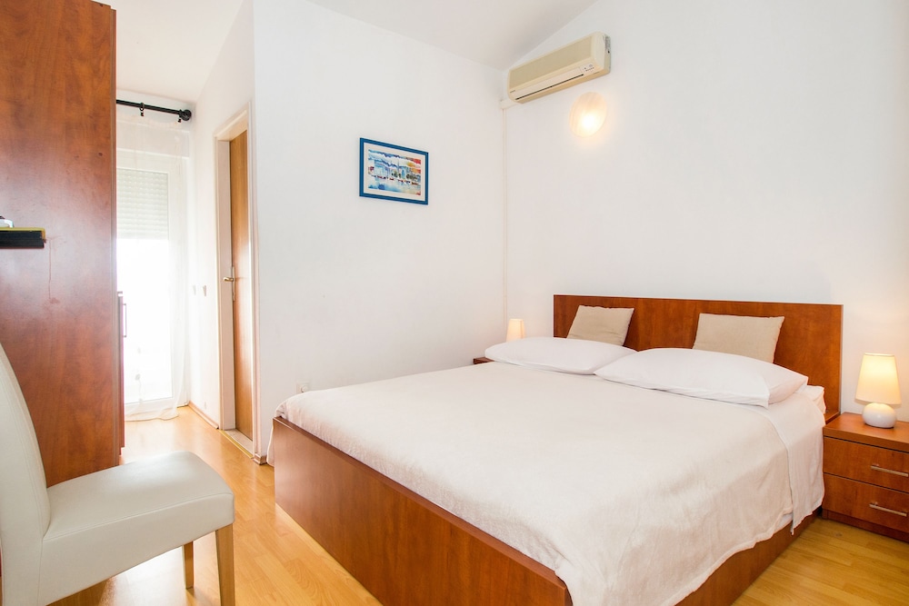 VILLA ZANIC 18/50