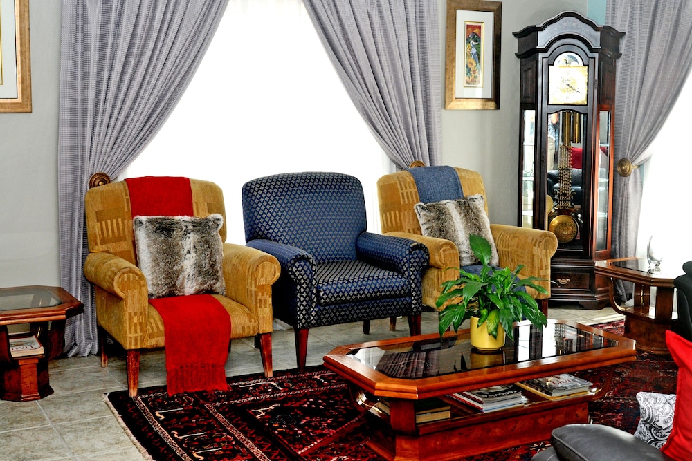 All Seasons Boutique Hotel 76/100